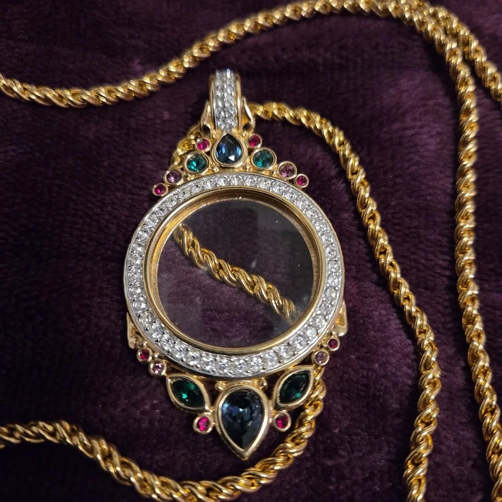 Swarovski Crystal Gold Plate Magnifying Glass Loop Pendant 36